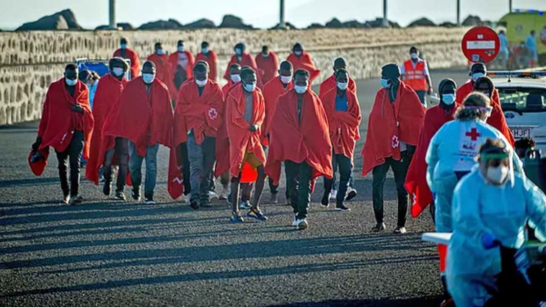 Migrantes rescatados en Canarias