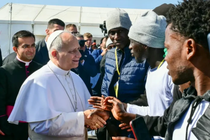 Papa en Canarias con migrantes